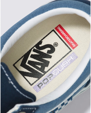 Vans Skate Old Skool Navy/White shoe with durable design and SickStick™ grip.