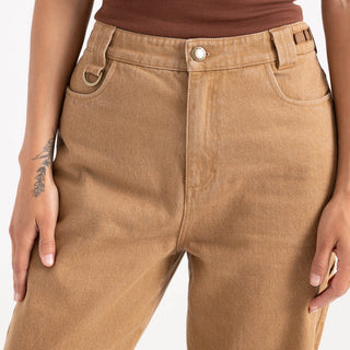 Roark HWY 1 Pant in Otter with utility pockets and relaxed straight-leg fit.