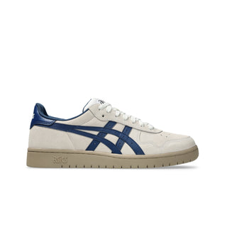 ASICS JAPAN PRO skateboarding shoes in Cream and Independence Blue with durable suede upper, triple-stitch construction, thick tongue, elastic band, and heritage 1981 basketball design