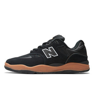 New Balance Numeric Tiago Lemos 1010 Shoe in Black/White, featuring FuelCell technology and FantomFit upper.