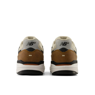 New Balance Numeric Andrew Reynolds 933 shoes in Quicksand and Sea Salt with suede, mesh, and low-top design.