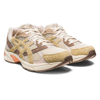 ASICS GEL-1130™ sneaker with suede and leather paneling. GEL™ technology cushioning for shock absorption. A tribute to the GEL-1000™ series from 2008.